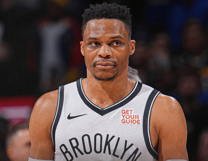 威少惊艳全场，篮网助攻爆棚，复出首战轰40分逆转取胜！的简单介绍