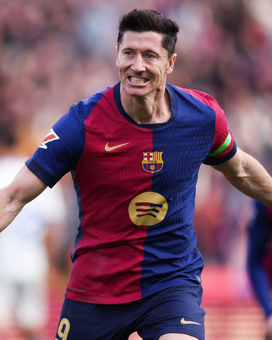  莱万多夫斯基新星惊险取胜表现惊艳，巴塞罗那未来可期！