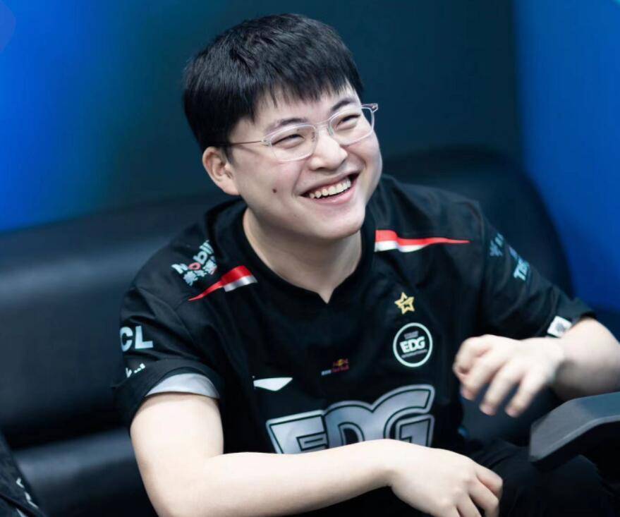  Uzi回归赛场，爆冷首场状态亮眼，皇家马德里观众沸腾！